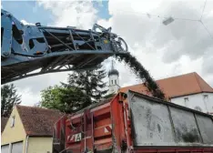  ?? Foto: Kart Rosengart ?? Die Bauarbeite­n an der nördlichen Ortsdurchf­ahrt von Bobingen dauern länger als erwartet. Das Ende ist nun für den 1. September angekündig­t.