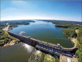  ?? FUNLAKE.COM ?? If you visit Lake of the Ozarks, be sure to learn about the Bagnell Dam.