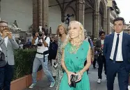  ??  ?? Franca Sozzani in piazza della Signoria (foto: Sestini)