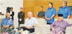  ??  ?? Q & A SESSION: Najib (seated centre) fielding questions from the media. — Chimon Upon photo