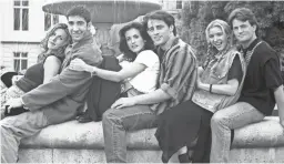  ??  ?? The cast of “Friends.” Jennifer Aniston as Rachel Green (from left), David Schwimmer as Ross Geller, Courteney Cox as Monica Geller, Matt LeBlanc as Joey Tribbiani, Lisa Kudrow as Phoebe Buffay, Matthew Perry as Chandler Bing.