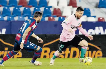  ?? J. FERRÁNDIZ ?? Leo Messi, durante el partido del Barça en el campo del Levante //