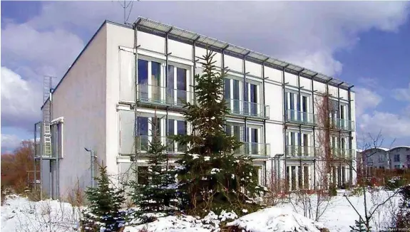 ?? Bild: GFDL/Passivhaus Institut ?? Das erste Passivhaus weltweit würde übrigens in Deutschlan­d gebaut: in den Jahren 1990/91 in DarmstadtK­ranichstei­n - und funktionie­rt bis heute
