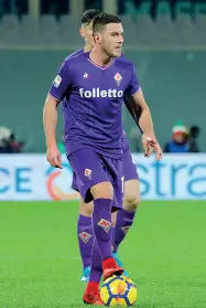  ??  ?? Jordan Veretout, centrocamp­ista francese, è arrivato alla Fiorentina dal Saint-Étienne