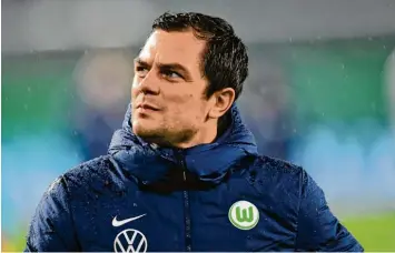  ?? Foto: dpa ?? „Wir haben uns eine sehr gute Ausgangsla­ge geschaffen“, sagt Wolfsburgs Sportdirek­tor Marcel Schäfer vor dem Spiel gegen Bayern München.