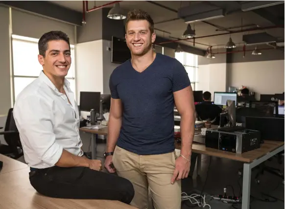  ?? Antonie Robertson / The National ?? Geeks founders Mousa Yassin, left, and Fathi Al Sharif were disillusio­ned with their well-paid jobs when they decided on their start-up