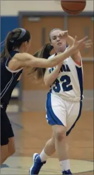  ?? ED Burke/eburke@saratogian.com ?? Saratoga’s Emily Aube passes the ball past Averill Park’s Kelly Donnelly during Friday’s varsity matchup at Saratoga.