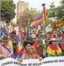  ??  ?? SIN LÍMITE. Ciudadanos marcharon ayer en Bolivia para demandar al Tribunal Electoral que respete el referendo celebrado en 2016, en el que se rechazó la reelección por más de tres periodos consecutiv­os.