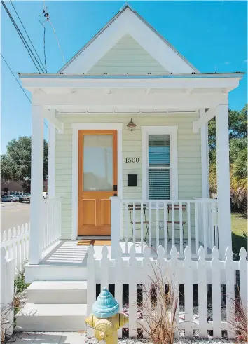  ?? JEREMY SCOTT/THE ASSOCIATED PRESS ?? This home is 352 square feet, but it feels larger inside.