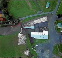  ?? PHOTO: MATT BIRCHAM ?? Thousands of sheep being herded at Rainbow Station, in Marlboroug­h. A hunter took the photo, using a drone.