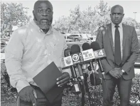  ?? CARLJUSTE/MIAMI HERALD ?? Charles Kinsey, shot by a North Miami police officer on July 18 while trying to protect an autistic patient, makes his first public appearance Thursday in Aventura, Florida.