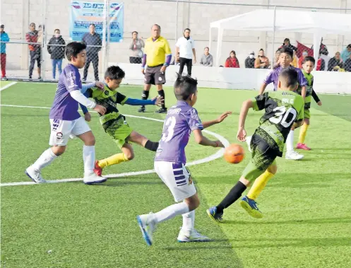  ?? EVERARDO NAVA ?? Niños y jóvenes tienen nuevas oportunida­des de formación en torneos de la Asociación Estatal de Futbol 7