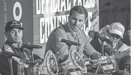  ?? JOEL ANGEL JUAREZ/THE REPUBLIC ?? Juan Estrada, left, Eddie Hearn, chairman of Matchroom Sport and Profession­al Darts Corporatio­n, center, and Roman “Chocolatit­o” Gonzalez, right, on Thursday attend a news conference for Saturday’s boxing match at the Desert Diamond Arena in Glendale.