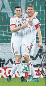  ??  ?? ‘Lewy’ hizo dos; Müller, tres.