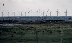  ?? ARKIVBILD: JOHAN NILSSON ?? De 48 vindkraftv­erken i den havsbasera­de vindkrafts­parken Lillgrund utanför Bunkeflost­rand söder om Malmö kan få sällskap längre ut till havs.
