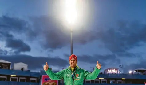  ?? Foto: dpa ?? Werner Schuster hat die deutschen Skispringe­r als Trainer zu großen Erfolgen geführt. Am Wochenende geht er mit dem deutschen Team die letzten Wettbewerb­e im slowenisch­en Planica an.