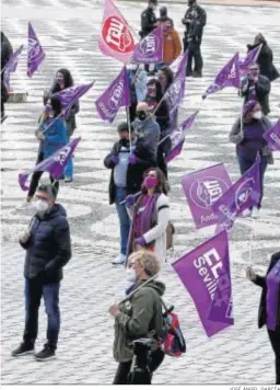  ?? JOSÉ ÁNGEL GARCÍA ?? Participan­tes en la concentrac­ión.