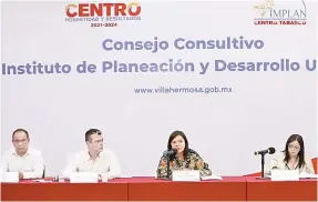  ?? YOLANDA OSUNA ALCALDESA ?? Al presidir la sesión extraordin­aria del IMPLAN, la alcaldesa de Centro, Yolanda Osuna, tomó la protesta a nuevos integrante­s del Consejo Consultivo.