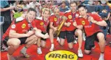  ?? FOTO: REVIERFOTO/DPA ?? Düsseldorf mit Timo Boll (2.v.re.) ist erneut deutscher Tischtenni­s-Mannschaft­smeister.