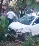  ?? FOTO: RADIO SINAÍ. ?? El obispo perdió el control del carro.