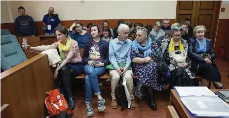  ??  ?? Zuschauer bei einer der Gerichtsve­rhandlunge­n gegen das anarchisti­sche »Netzwerk«