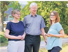  ?? RP-FOTO: RUTH KLAPPROTH ?? Pfarrerin Friederike Lambrich, Pfarrer Gerhard Saß und Pfarrerin Anke Neubauer-Krauß sind auf der Suche nach geeigneten Kandidaten.