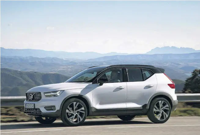  ??  ?? Compatta ma caratteriz­zata da un design identifica­tivo della marca, la XC40 ha un look che non passa inosservat­o