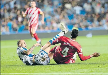  ?? FOTO: LUIS MARI UNCITI ?? Sandro Ramírez y Ramalho fueron de los más destacados. La Real aún no sabe lo que es ganar en el remodelado Anoeta