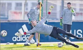  ??  ?? Sergio Herrera, durante la sesión de entrenamie­nto de ayer en Tajonar.