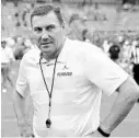  ?? JOHN RAOUX/ASSOCIATED PRESS ?? UF’s Dan Mullen is finding out, again, how difficult a coaching changeover can be.