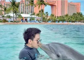  ??  ?? In vacanza
Il giovane Eric Tse, figlio del magnate Tse Ping, in viaggio alle Bahamas