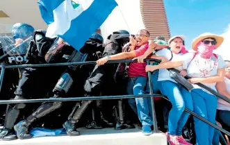  ?? REUTERS ?? Entre los detenidos hay dirigentes de grupos de la sociedad civil y del disidente Movimiento de Renovación Sandinista (MRS), denunciaro­n organizado­res de la protesta/