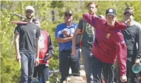  ?? ?? Antoni Richard, de Dieppe, sera l’un des participan­ts au tournoi de disc golf Dieppe Open, samedi à Lakeburn. - Gracieuset­é