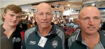  ??  ?? New Zealand Shears novice champion Sean Fagan, left, with his grandfathe­r John and father Neil.