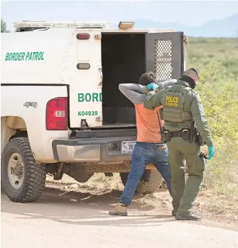  ?? CORTESÍA: FLICKR U.S. CUSTOMS AND BORDER PROTECTION ?? Algunos migrantes tienen condenas o cargos penales pendientes