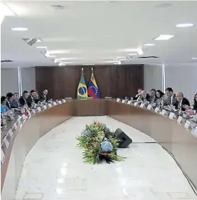  ?? ?? Cara a cara. La delegación de Venezuela fue recibida ayer en Brasil.