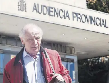  ?? Sergio Pérez / Efe ?? Rodrigo Rato, a la salida de la Audiencia Provincial de Madrid, en su tercera sesión de interrogat­orio, el pasado lunes.