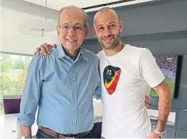  ?? (FOTO DE ESTUDIANTE­S) ?? Sabella y Mascherano. El ex-DT de la selección y el excapitán de la selección. Hoy juntos en el Mundo Estudiante­s.