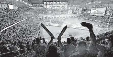  ?? Mark Mulligan / Houston Chronicle ?? On the heels of the Astros’ 2015 playoff appearance, Minute Maid Park was rocking on opening day last season, but there would be no postseason baseball there in 2016. This year, the team hopes to rock the joint deep into October.