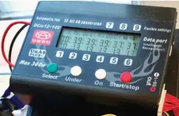  ??  ?? L’UNRC A9+ permet de charger individuel­lement chaque cellule jusqu’à 9S. Il charge ici deux accus LiIon à 1,3 A, l’un en 2S, l’autre en 3S.