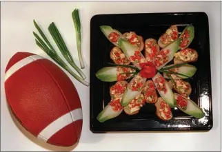  ?? PHOTOS BY YGNACIO NANETTI — STAFF PHOTOGRAPH­ER ?? Roast pepper and feta jumble is served atop leaves of Belgian endive or toasted French bread.