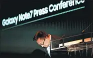  ?? AFP ?? Koh Dong-jin, president of Samsung Electronic­s’ mobile communicat­ions business, bows during a news conference in Seoul on Monday.