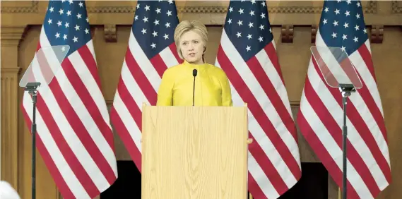  ??  ?? Clinton ofreció el miércoles un discurso sobre seguridad nacional y terrorismo en la Universida­d de Stanford, en California.