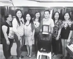  ??  ?? School teachers from the Municipali­ties of Tapaz and Mamabusao in Capiz – represente­d by school heads and their principals – are the recipient of portable public speaker systems from the Capz provincial government through the efforts of Hon. Jeffrey...