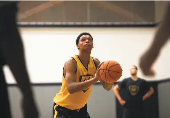  ?? Photos by Cameron Robert / The Chronicle ?? Ivan Rabb of Bishop O’Dowd-Oakland picked Cal over Arizona, Kansas, Kentucky and UCLA.