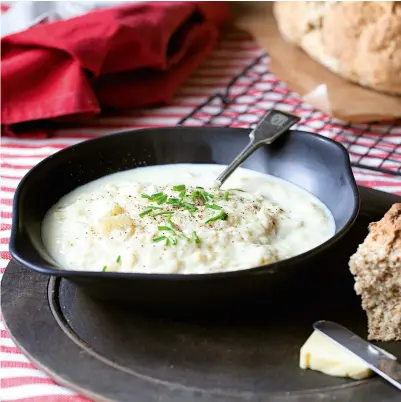  ??  ?? Use undyed smoked haddock (left) to make wonderfull­y cockle-warming cullen skink (above). Below: homemade vegetable stock