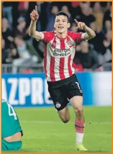  ??  ?? “Chucky” Lozano celebra triunfo con el PSV