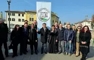  ??  ?? Il candidato Renzo Carraretto, presidente dei produttori di radicchio, corre per Lega e la civica CiviCasier