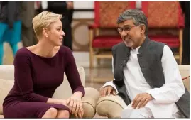  ??  ?? Créateur de ce sommet, Kailash Satyarthi, prix Nobel de la paix en     et défenseur des droits de l’enfant, en conversati­on avec la princesse.