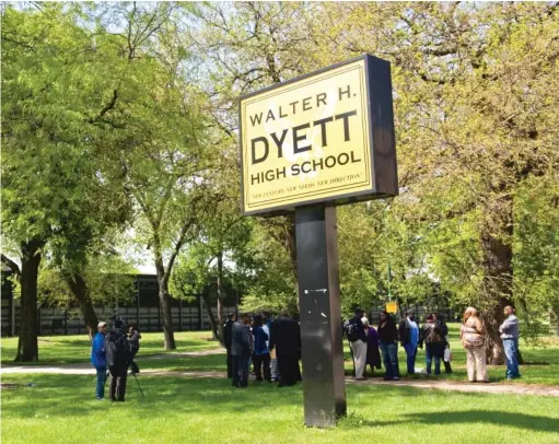  ?? SUN- TIMES FILE PHOTO ?? Dyett High School for the Arts in Bronzevill­e.